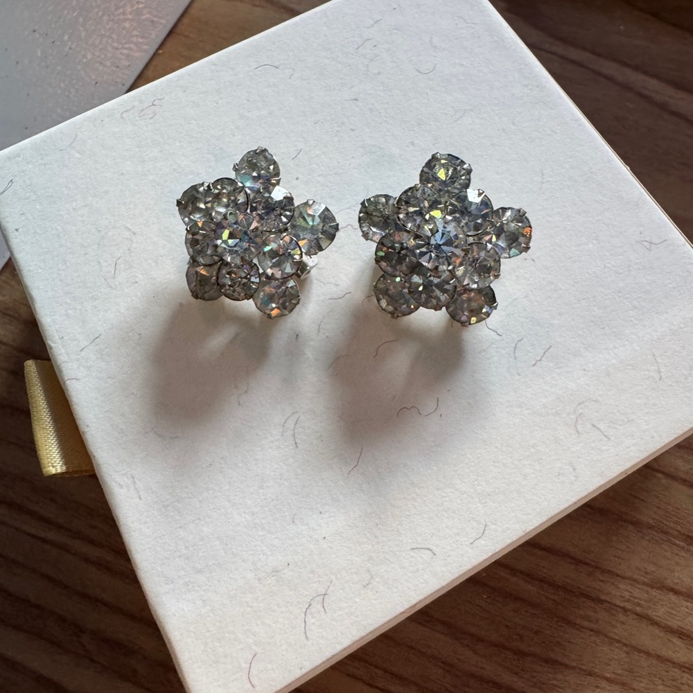 Set of two vintage Silver Floral brooches